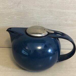 Zero Japan or Bee House Blue ceramic teapot Please Read